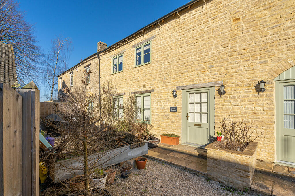 2 bedroom barn conversion for rent in Knockdown, Tetbury, GL8