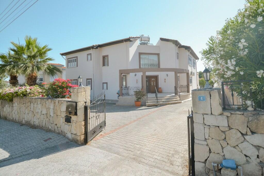 Detached Villa for sale in Alsancak, Girne