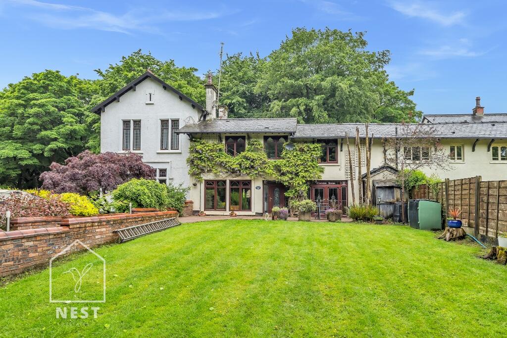 3 bedroom character property for sale in Thornton House, Trows Lane