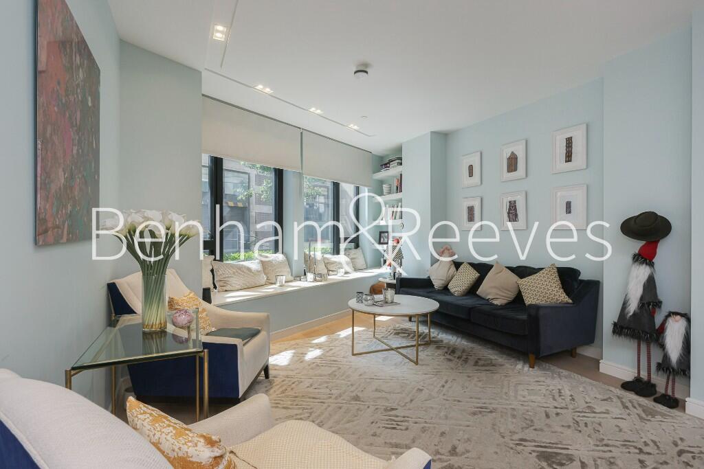 Main image of property: Lincoln Square, Portugal Street, WC2A