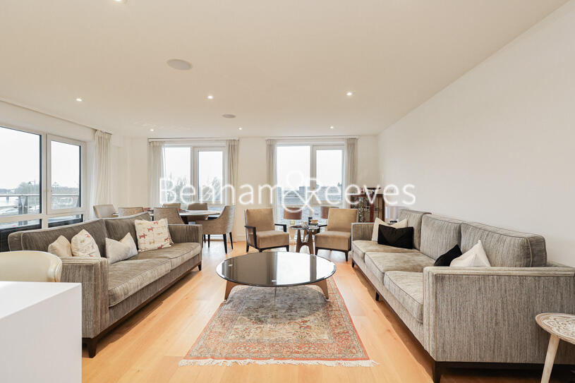 Main image of property: Kew Bridge Road, Brentford, TW8