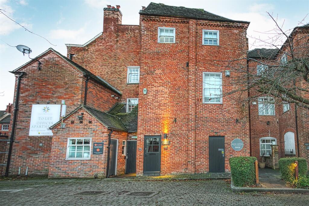 Main image of property: Horninglow Street, Burton