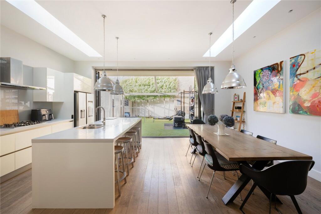 Main image of property: Bennerley Road, Between the Commons, SW11