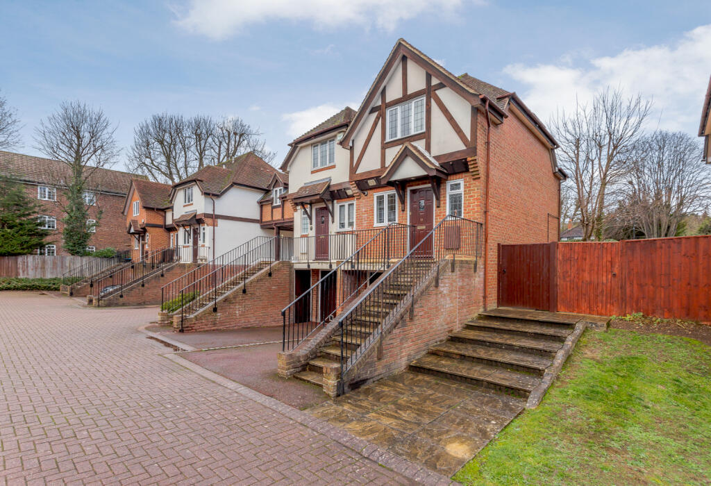 Main image of property: Tudor Court, Lower Cookham Road, Maidenhed, Berkshire, SL6 - Short Term Let