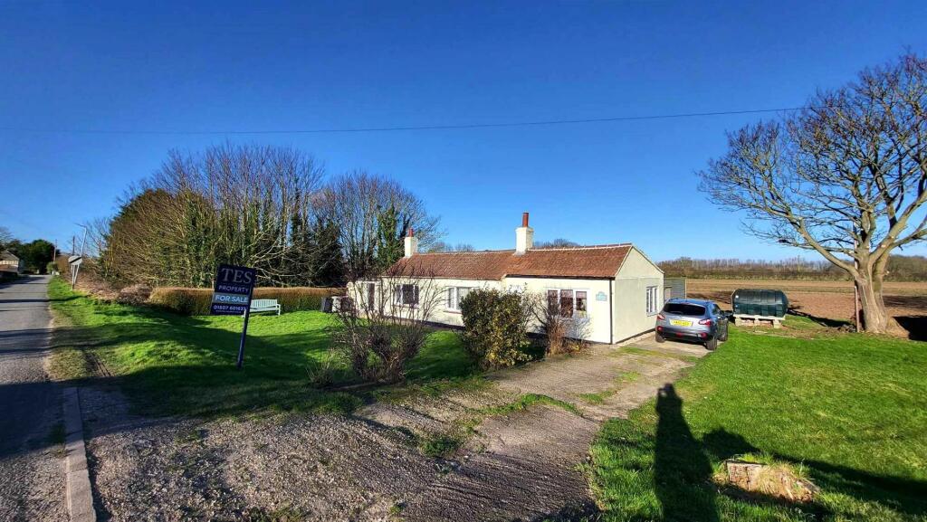 3 bedroom detached bungalow for sale in Bank End, North Somercotes, Louth, LN11 7LN, LN11