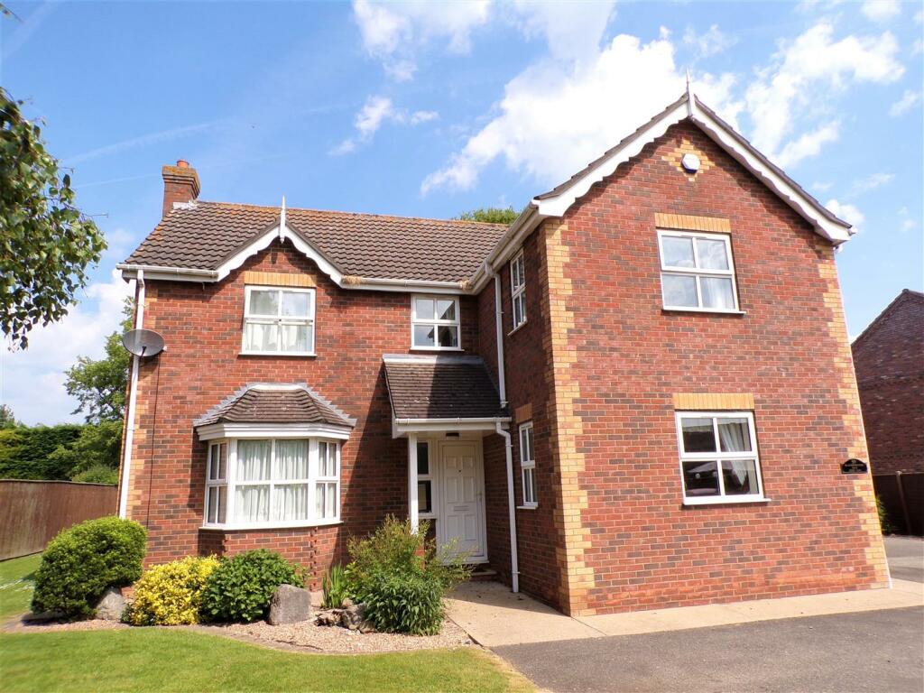 4 bedroom detached house for sale in Brackenborough Road, Louth, LN11
