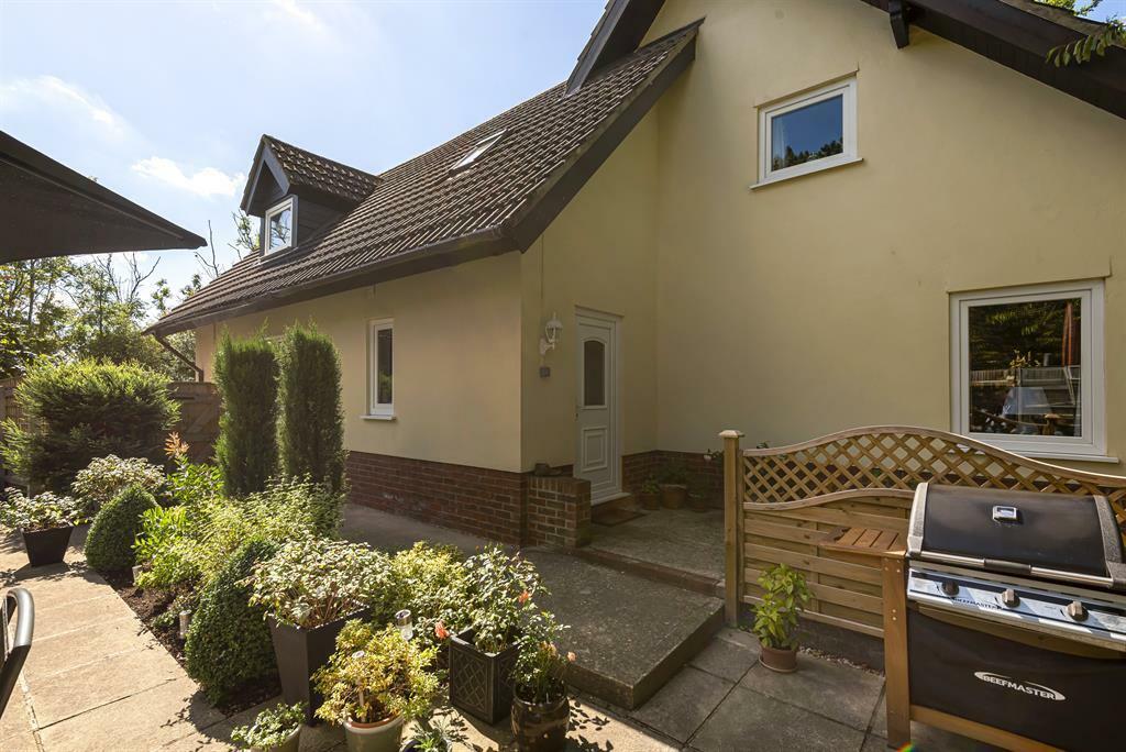 5 bedroom detached house for sale in Park Lane, Manby, Louth, LN11 8US