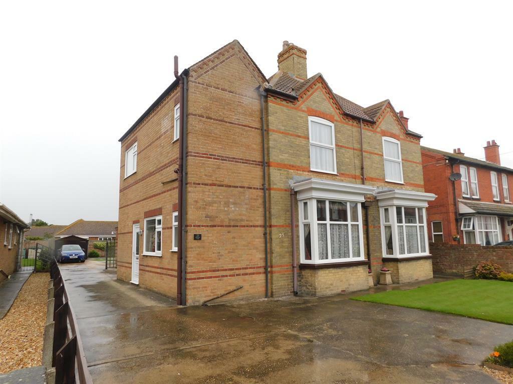 8 bedroom detached house for sale in Trusthorpe Road, SuttononSea., LN12