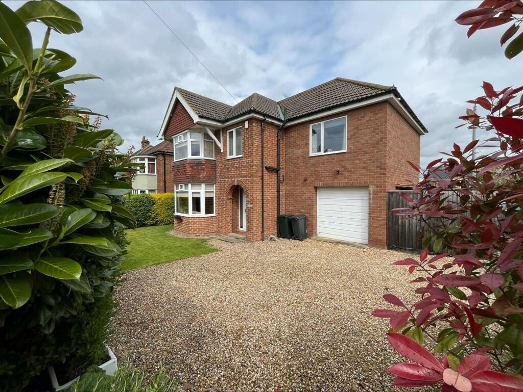 4 bedroom detached house for sale in Kenwick Road, Louth, LN11