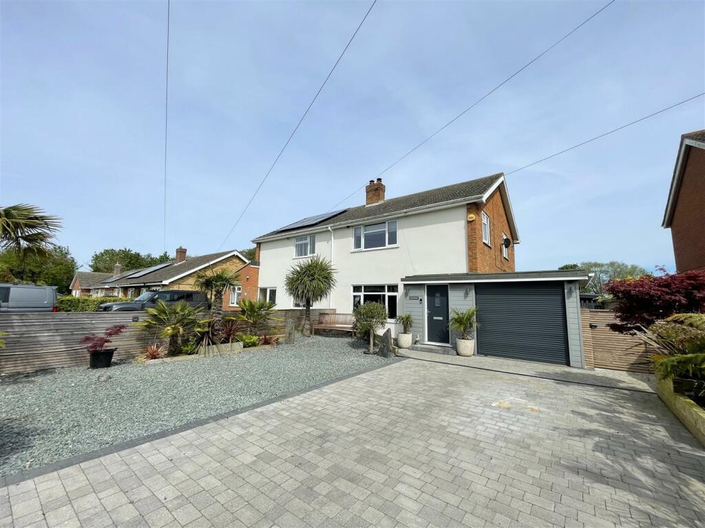 3 bedroom semidetached house for sale in Jubilee Road, North