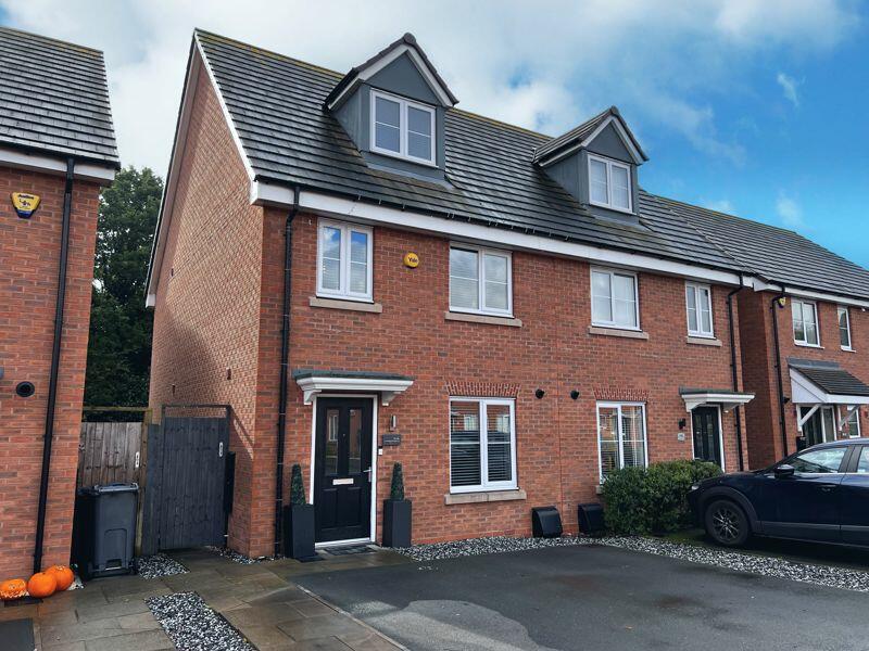 3 bedroom semidetached house for sale in Squires Croft, Sutton