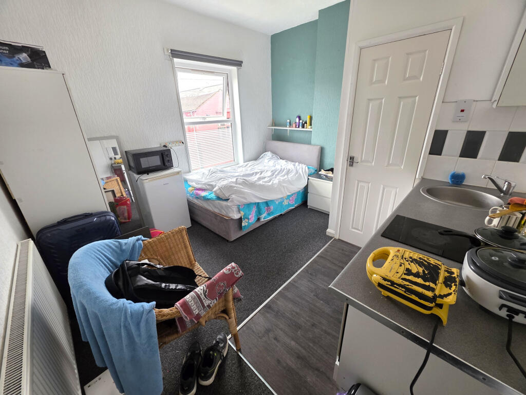 Main image of property: Edgwick Road, Coventry, West Midlands, CV6