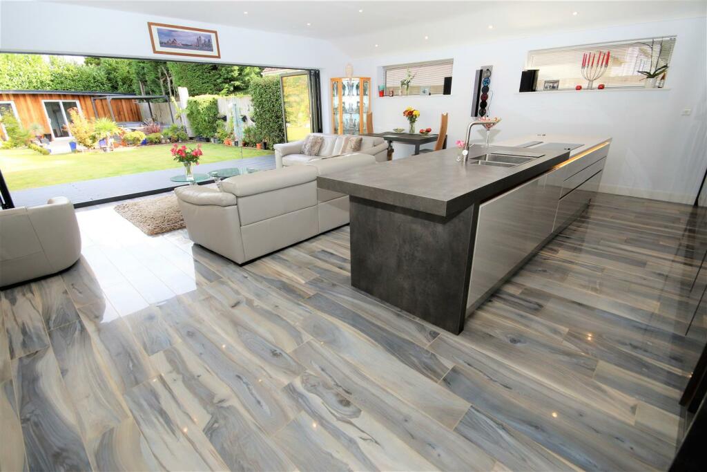 Additional property image - Rushall Lane, Lytchett Matravers, Poole