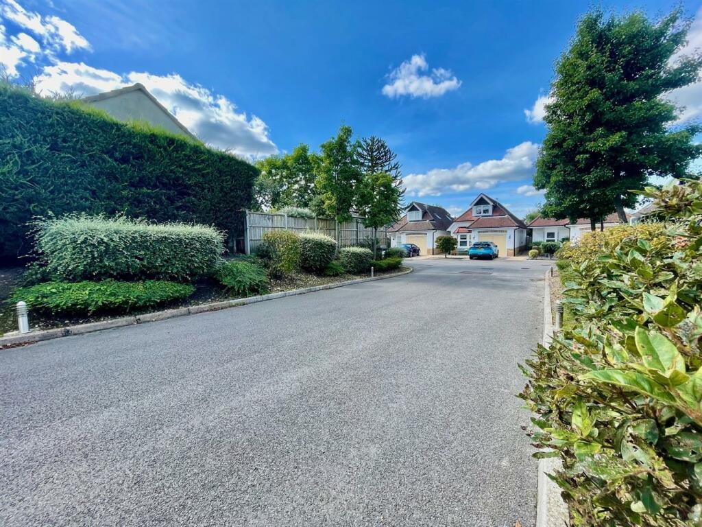 Additional property image - Stour Gardens, Bournemouth