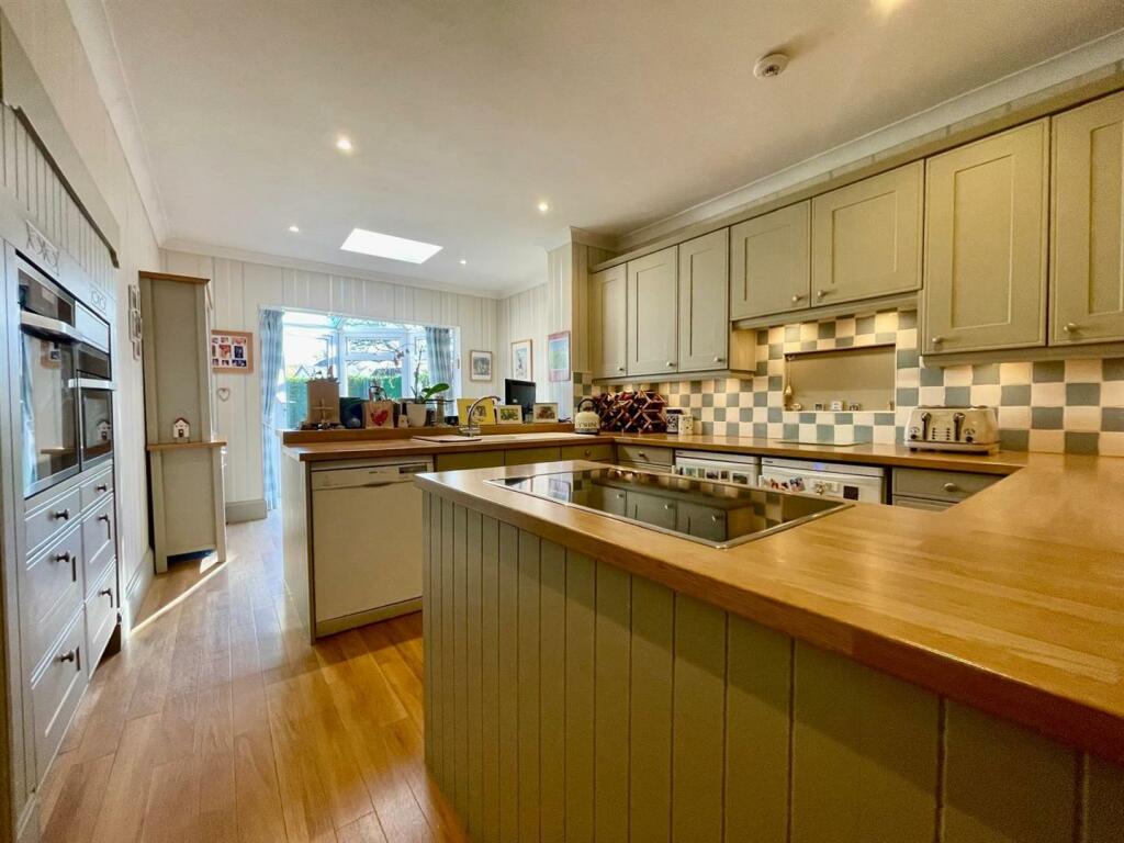 Additional property image - Oakley Hill, Wimborne
