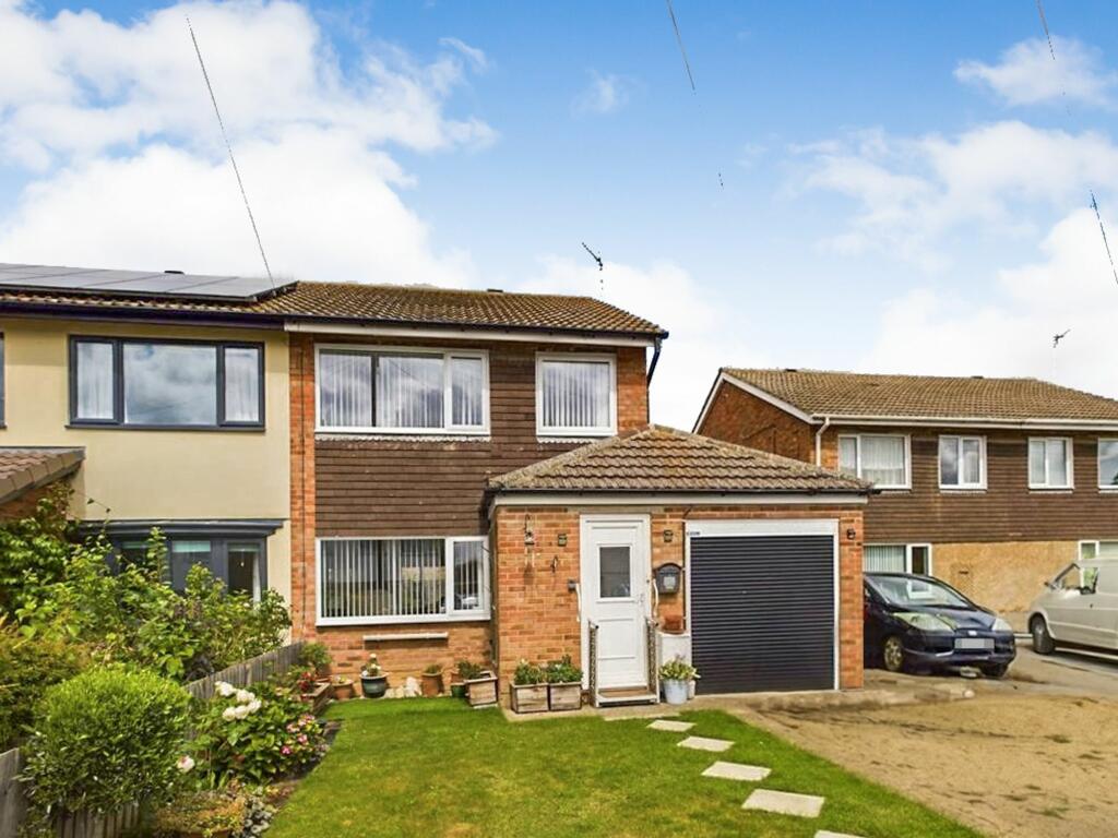 3 bedroom semidetached house for sale in Ashdale Close, Sawtry