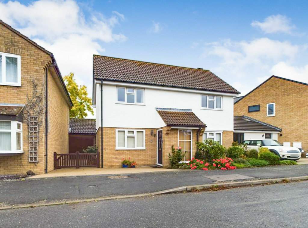 4 bedroom detached house for sale in Peate Close, Godmanchester, Cambridgeshire., PE29