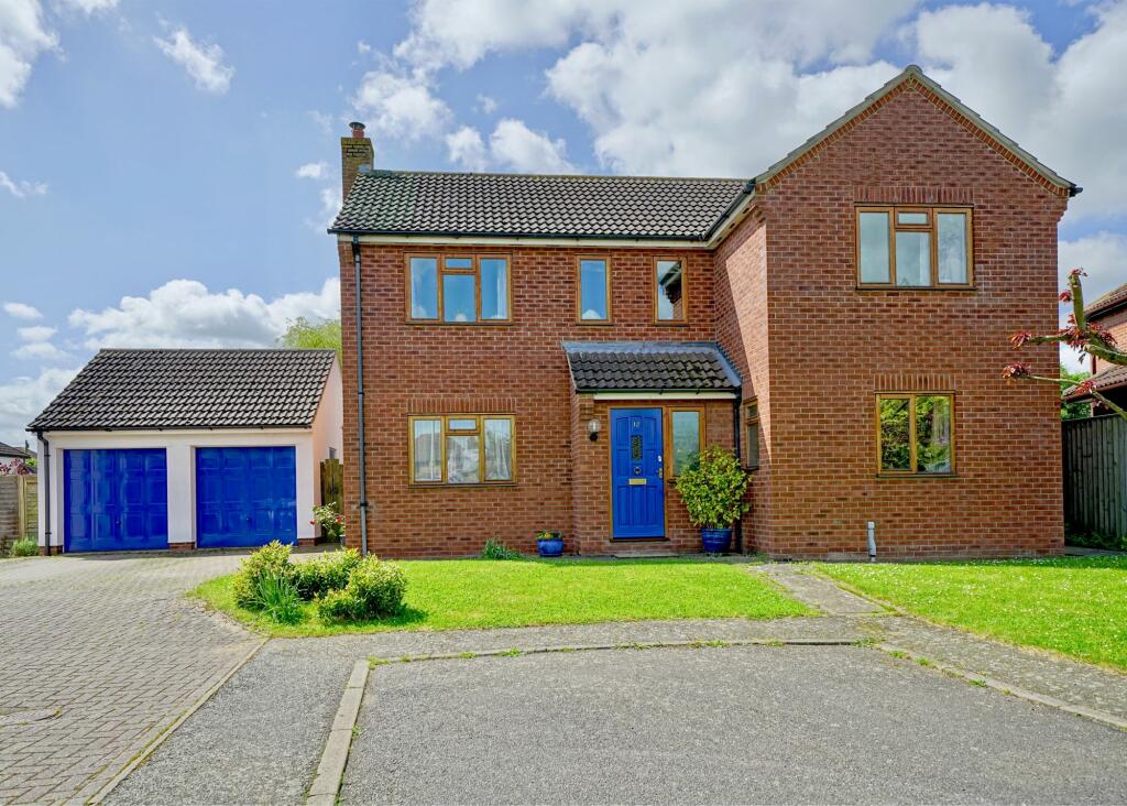 5 bedroom detached house for sale in The Sycamores, Bluntisham