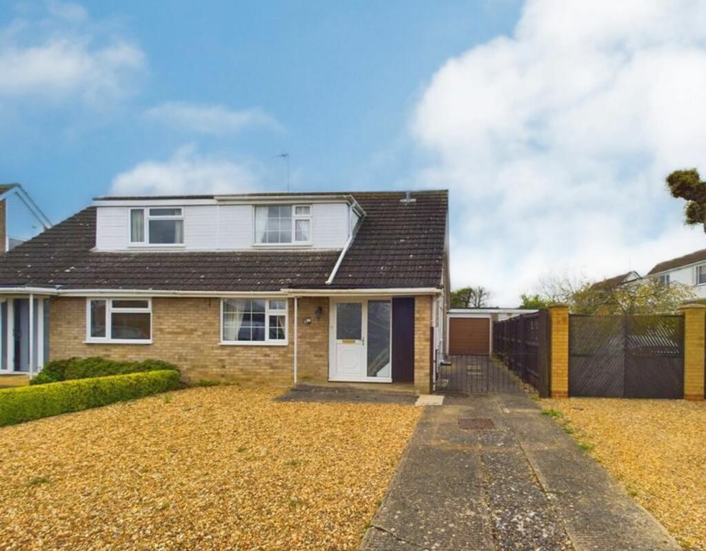 2 bedroom semidetached house for sale in Hatfield Road, Sawtry