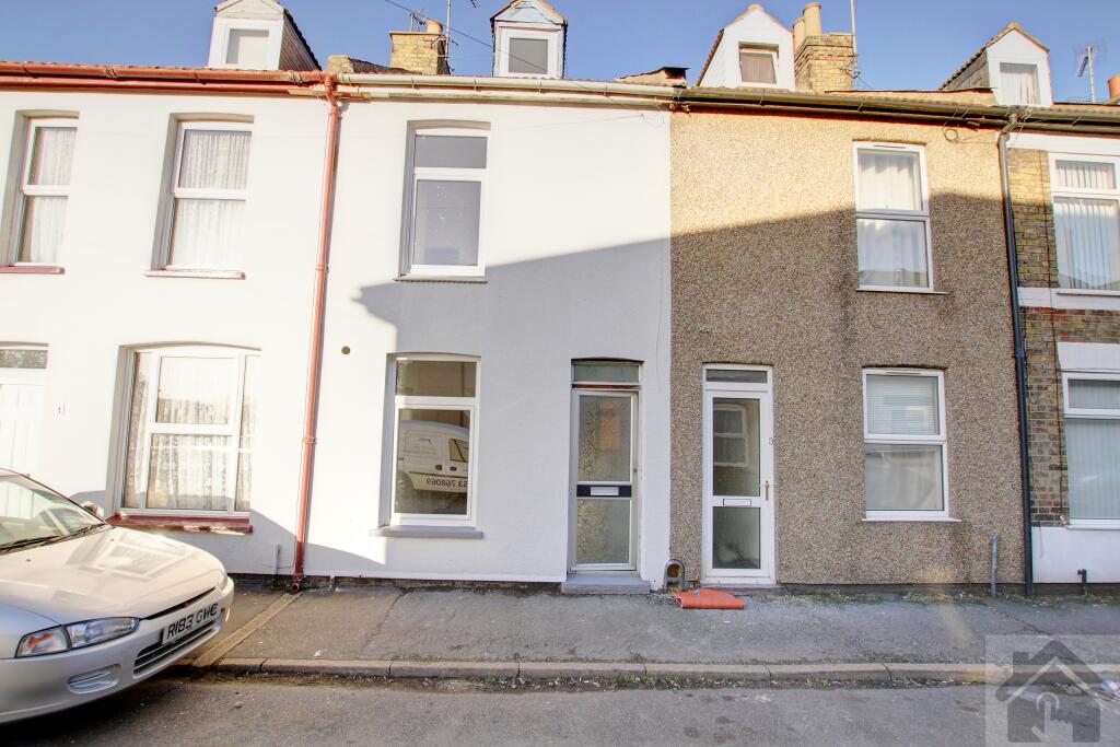 3 bedroom terraced house for sale in Birchwood Street, King's Lynn