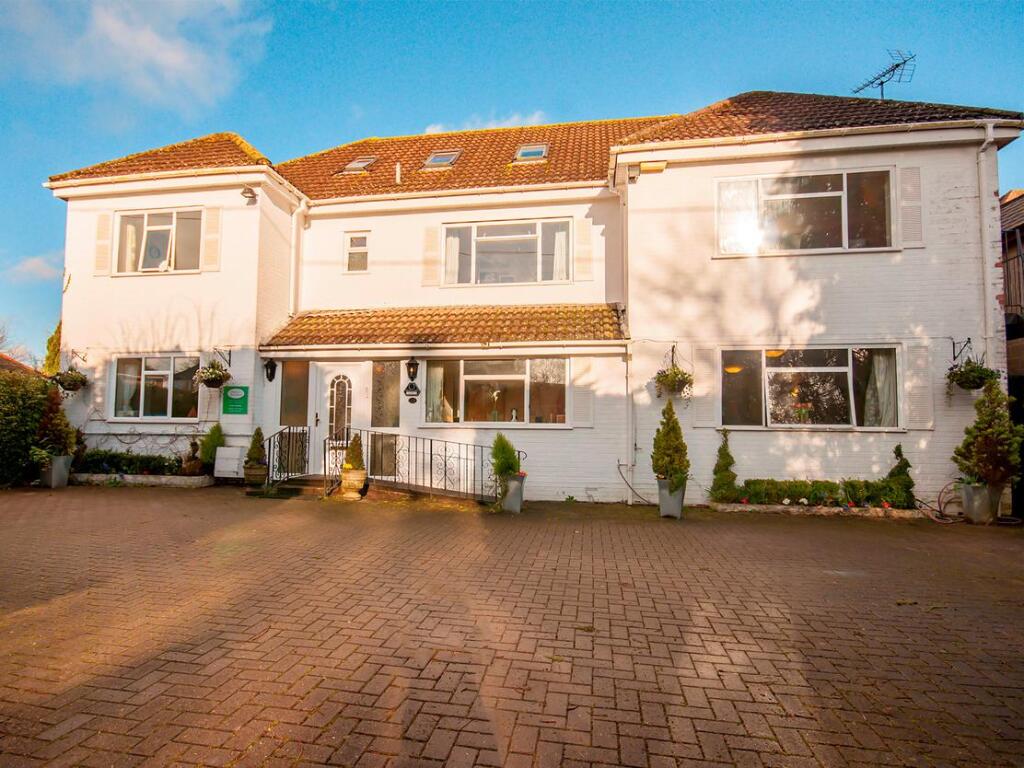 Main image of property: Seahorses, 73 Draycott Road,
Chiseldon, Swindon, SN4 0LT