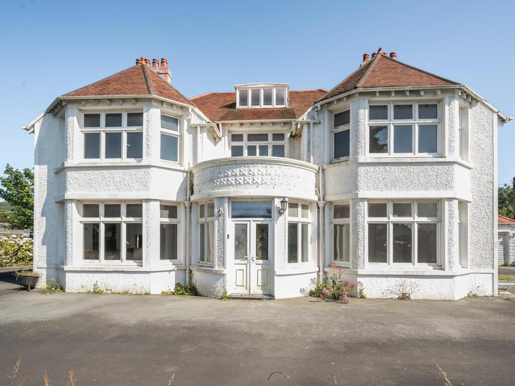 Main image of property: Manora, Rhodfa'r MorNefynPwllheli, Gwynedd, LL53 6EB