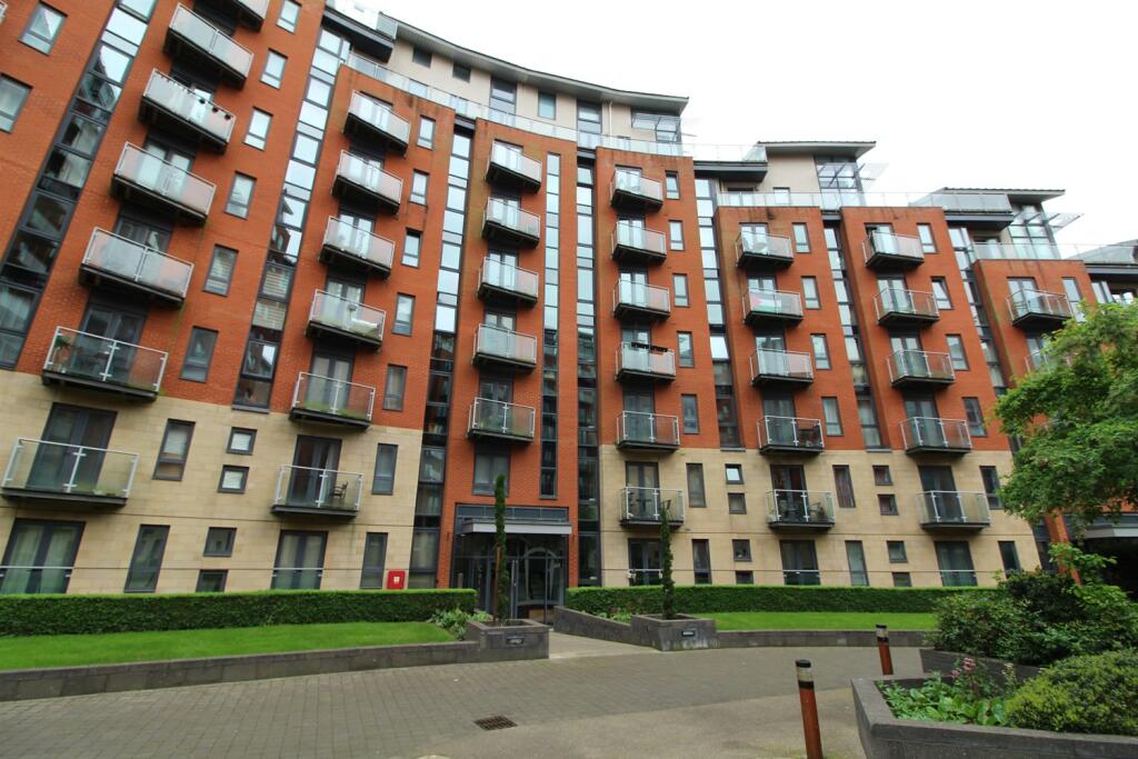 1 bedroom flat for sale in Catalina, City Island, Leeds, LS12