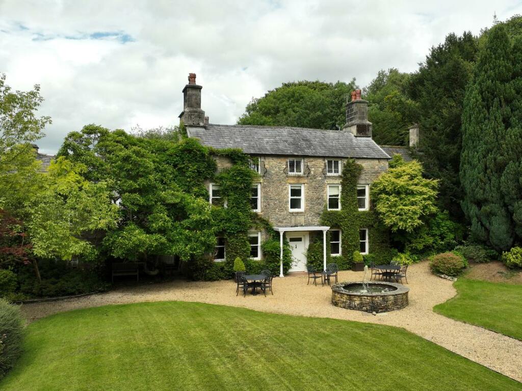 Hipping hall at kirkby deals lonsdale