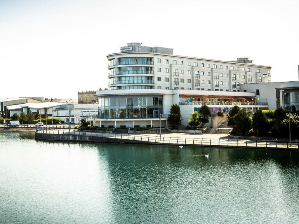 Hotel For Sale In Waterfront Southport Hotel Promenade Southport   260756 4241277 Fh IMG 00 0000 