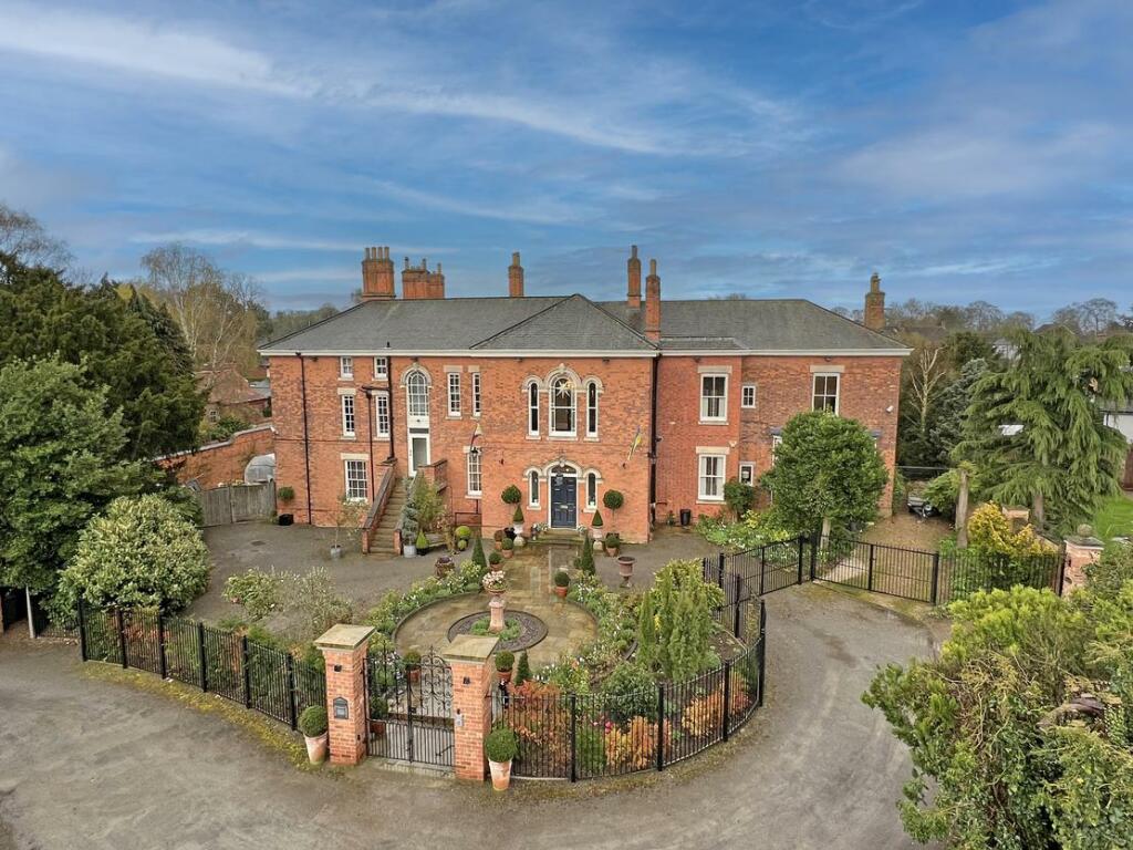 6 bedroom detached house for sale in The Dower House, Montagu Road