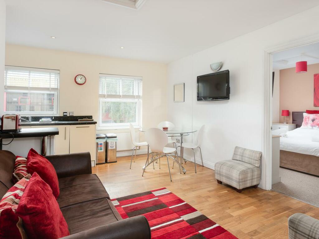 Additional property image - Bath Breaks, 16 James Street West, Bath, BA1 2BT
