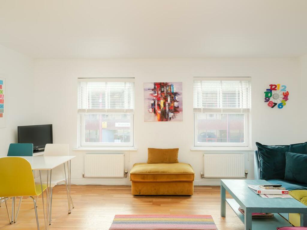 Additional property image - Bath Breaks, 16 James Street West, Bath, BA1 2BT