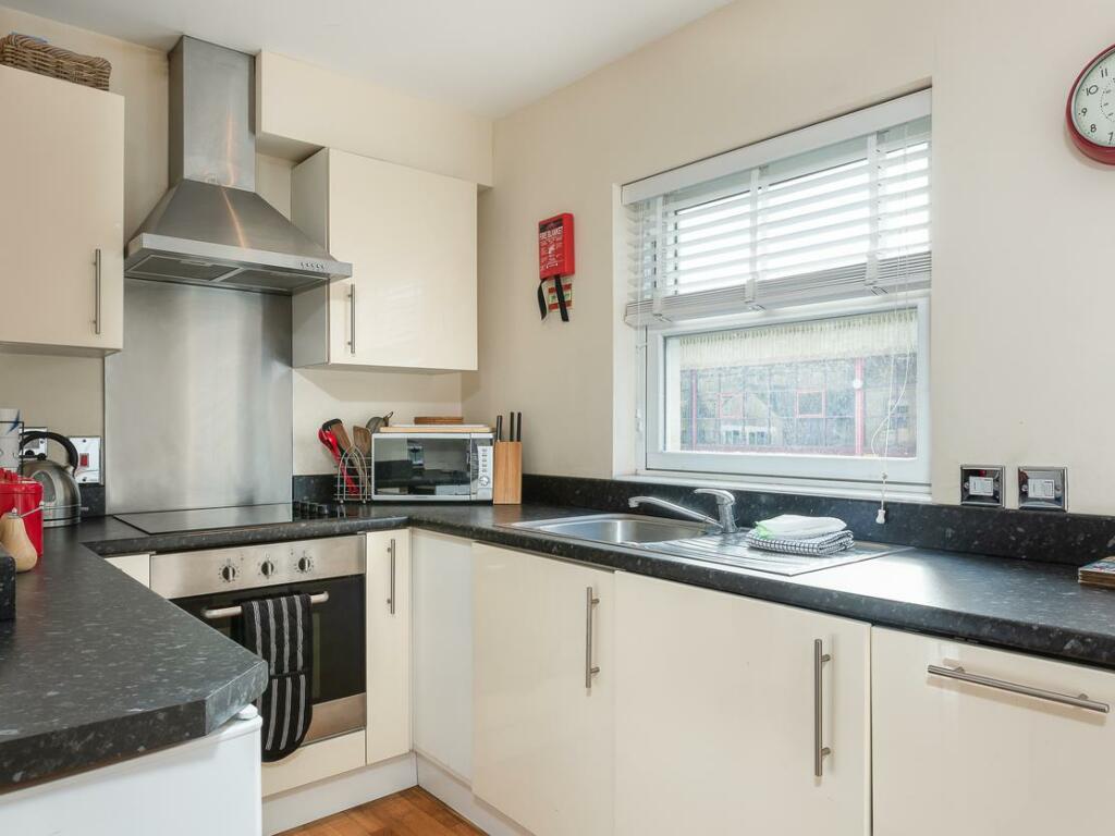 Additional property image - Bath Breaks, 16 James Street West, Bath, BA1 2BT