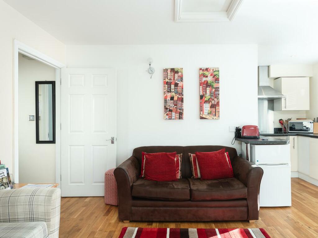 Additional property image - Bath Breaks, 16 James Street West, Bath, BA1 2BT