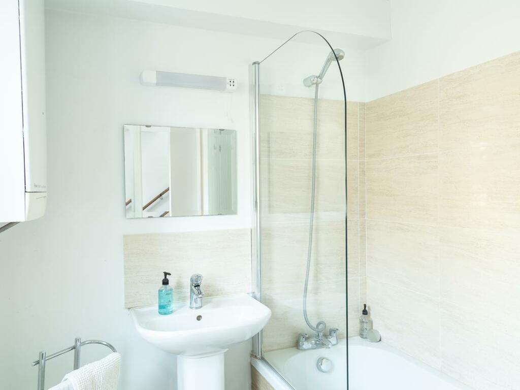 Additional property image - Bath Breaks, 16 James Street West, Bath, BA1 2BT