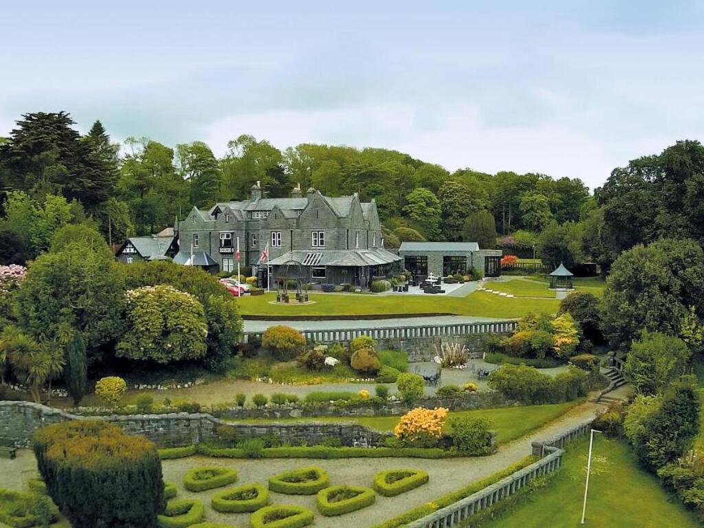 Main image of property: Bron Eifion Hotel, Criccieth, Gwynedd, LL52 0SA
