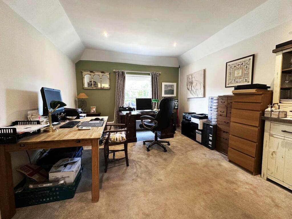Additional property image - The Gatekeeper, Canterbury Road,
Etchinghill, Folkestone, Kent, CT18 8DE
