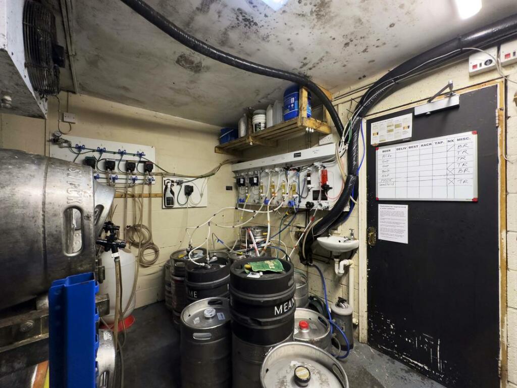 Additional property image - The Gatekeeper, Canterbury Road,
Etchinghill, Folkestone, Kent, CT18 8DE