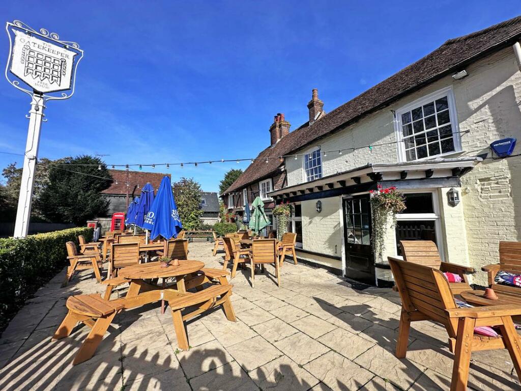 Additional property image - The Gatekeeper, Canterbury Road,
Etchinghill, Folkestone, Kent, CT18 8DE