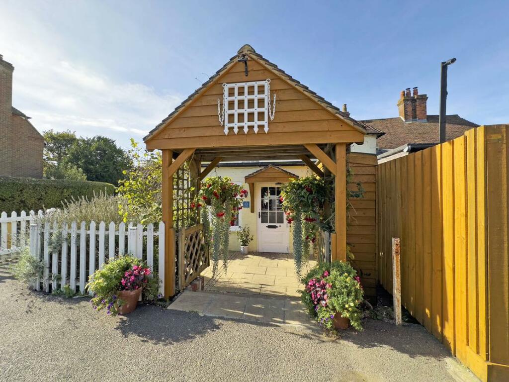 Additional property image - The Gatekeeper, Canterbury Road,
Etchinghill, Folkestone, Kent, CT18 8DE
