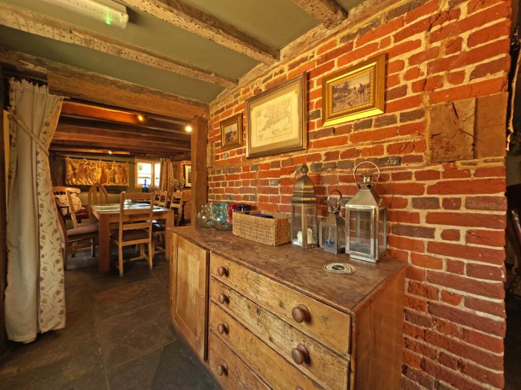 Additional property image - The Gatekeeper, Canterbury Road,
Etchinghill, Folkestone, Kent, CT18 8DE