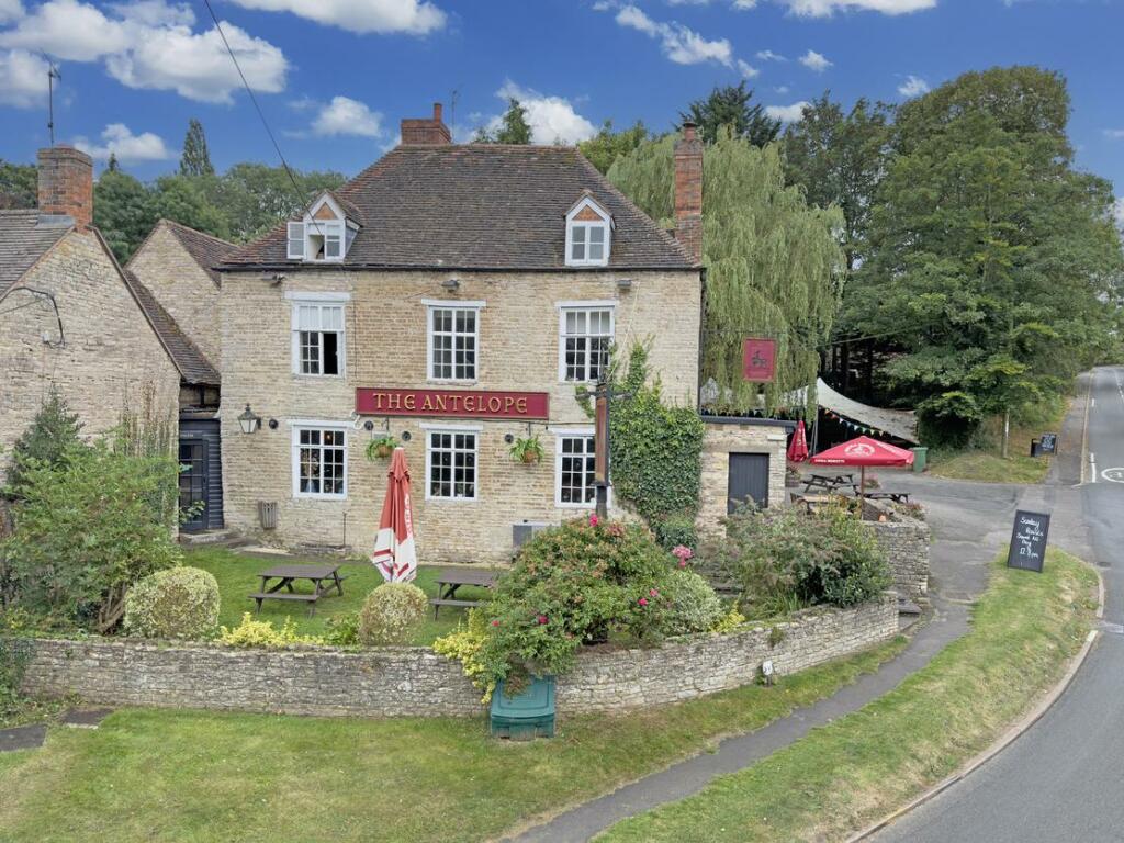 Property image for The Antelope Inn, The Green, Lighthorne, Warwick, CV35 0BX