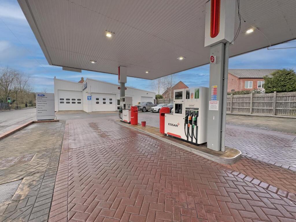 Additional property image - Jacksons of Henley, Warwick Road, Henley-in-Arden, Warwickshire, B95 5BH