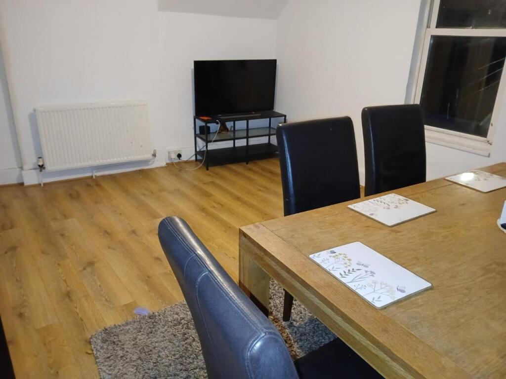 Main image of property: High Street, Bristol