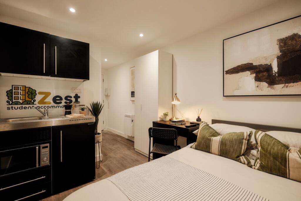 Main image of property: Gloucester Road North, Bristol, BS34