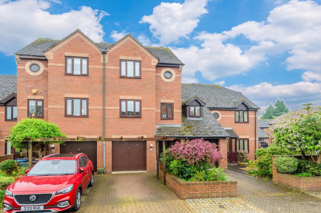 Main image of property: Lock Close, Stratford-Upon-Avon, CV37