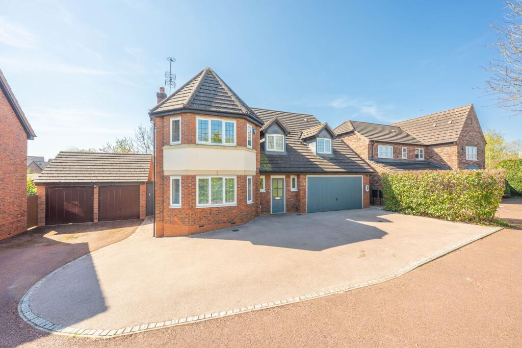 Main image of property: Darlow Drive, Stratford-Upon-Avon, CV37
