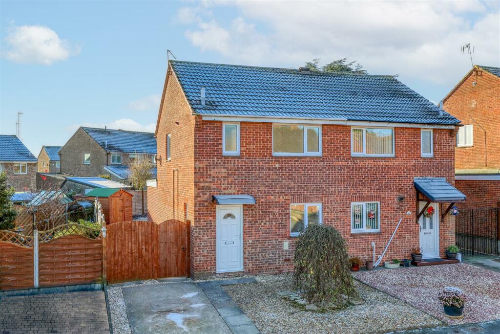 3 bedroom semidetached house for rent in Meadow Road, Barlestone