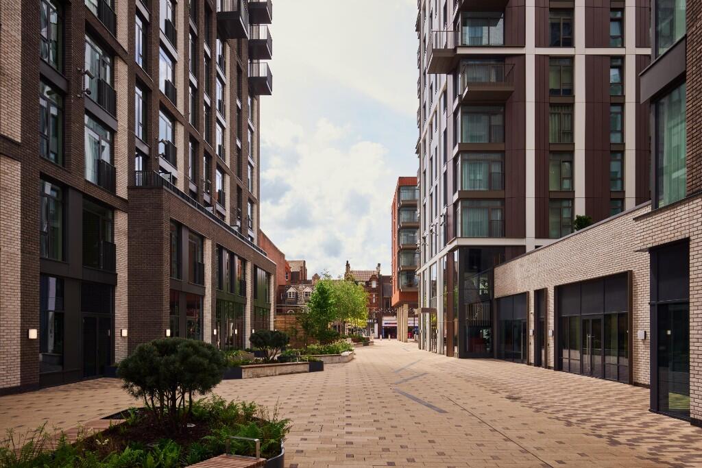 Main image of property: Ebb&Flow, Friars Walk, Reading, Berkshire, RG1