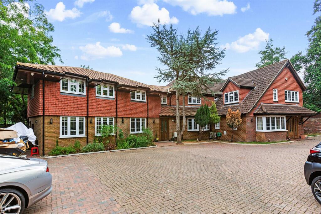 Main image of property: Parkfield, Chorleywood, WD3